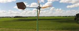 EAZ Wind kleine windmolen die op een boerderij voor milieuvriendelijke stroom opwekking zorgt